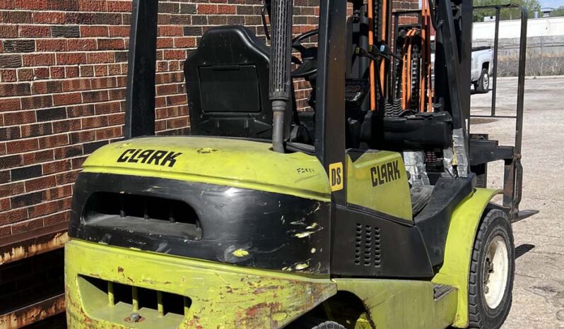 Sturdy Pneumatic Lift Truck full