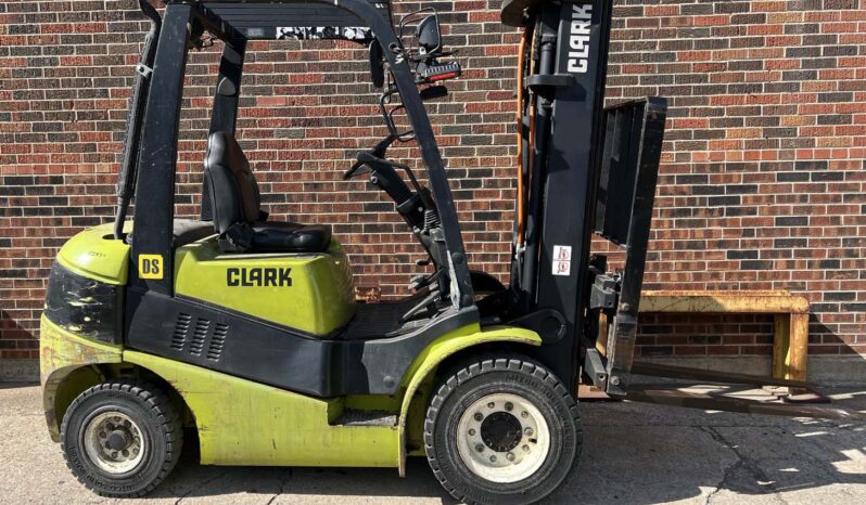Sturdy Pneumatic Lift Truck full