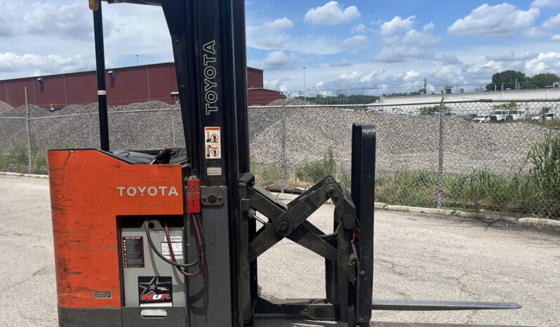 Toyota Hi-Reach Lift