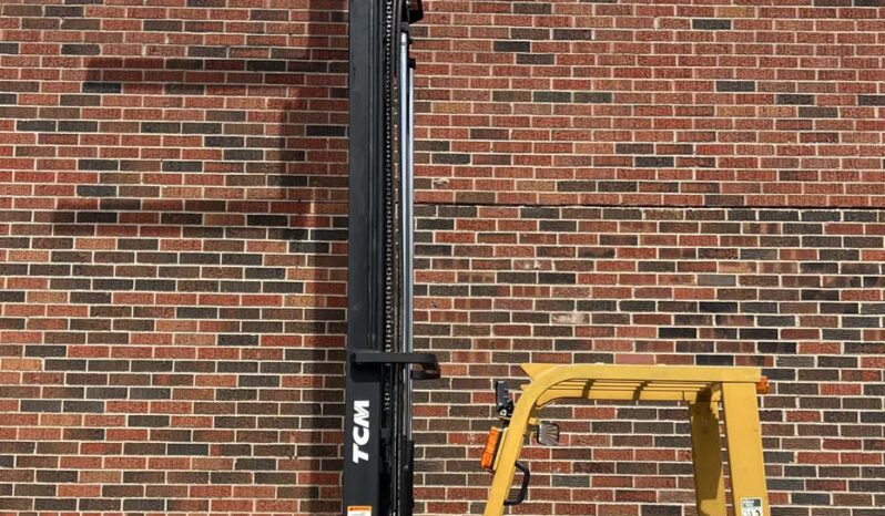 Clean, Compact Cushion full