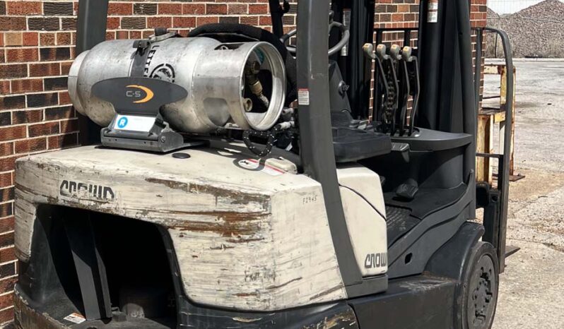 Nice 2014 Crown 5000lb Propane! full